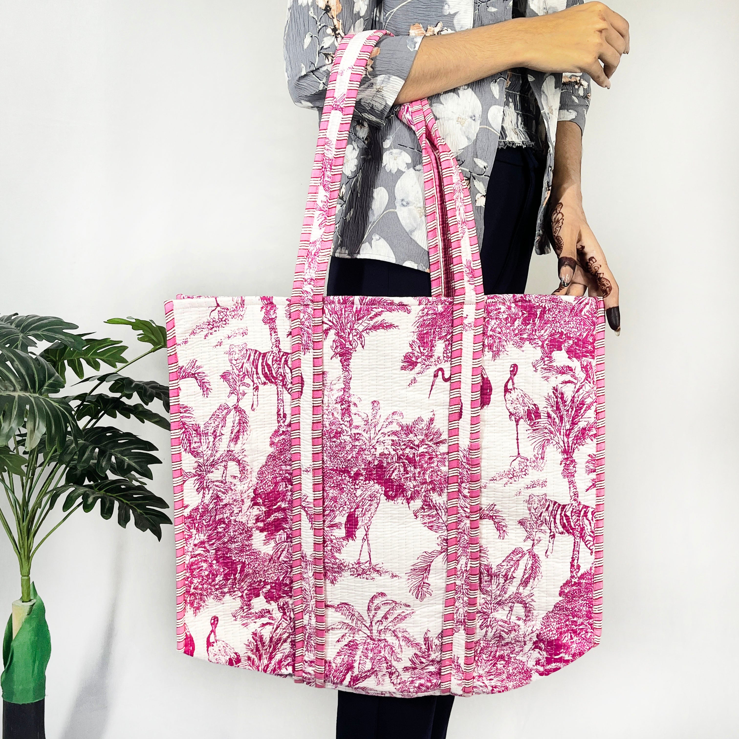 Charming Baby Pink Floral Print Tote Bag – Eco-Friendly & Versatile for Every Occasion