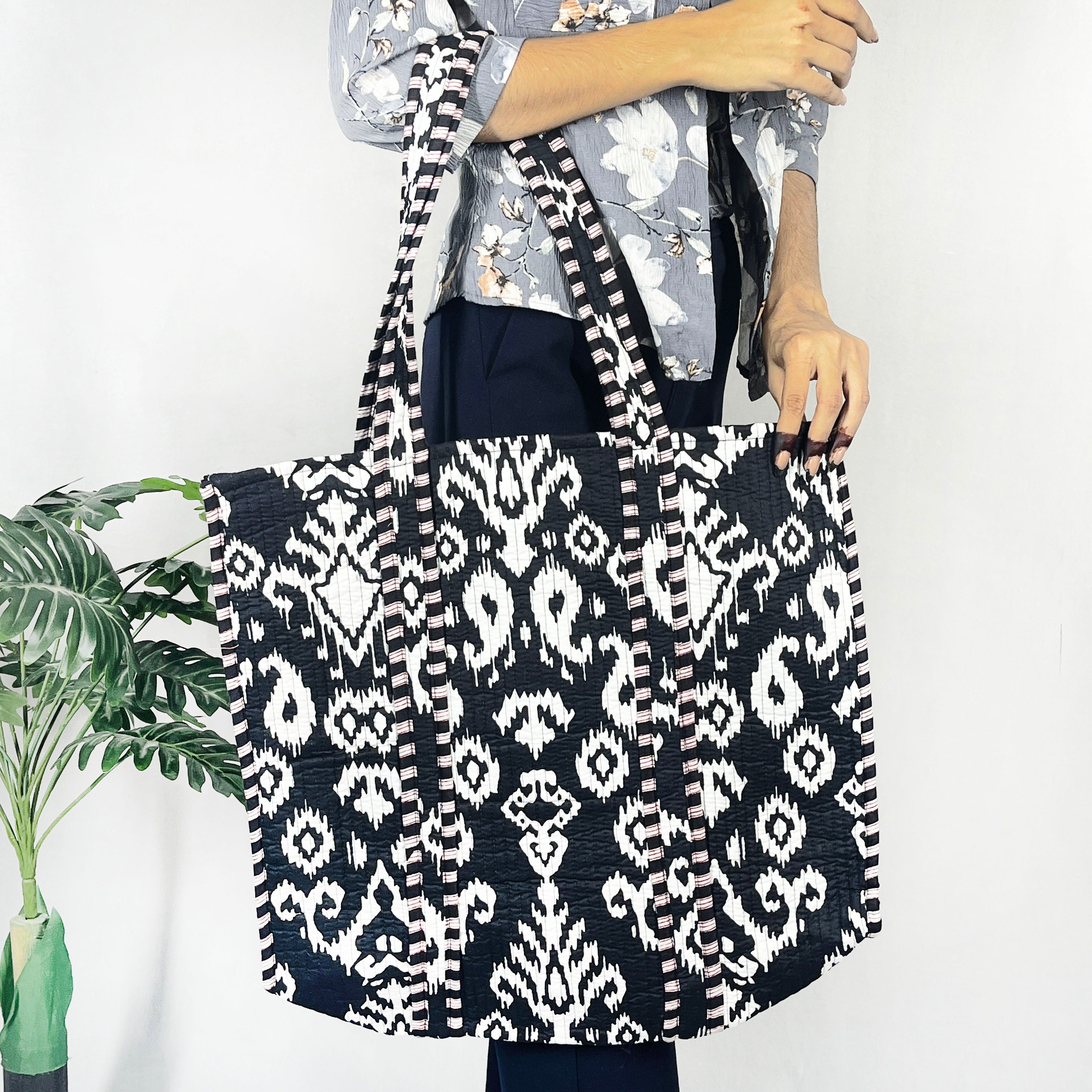 Lightweight Tote Bag for Shopping, Eco-friendly Quilted Cotton Shoulder Bags