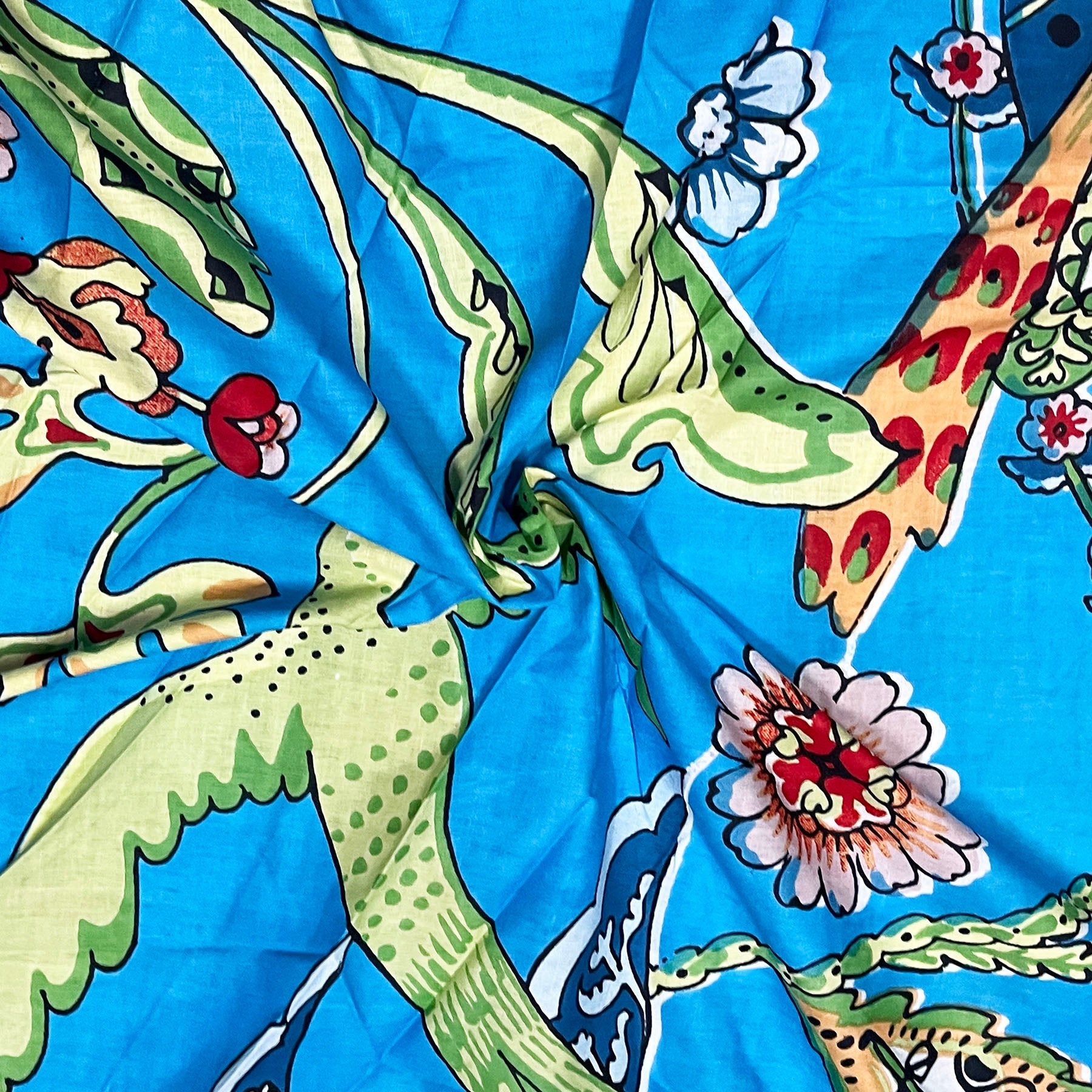 Attractive Blue Fabric With Birds Print 100% Cotton Fabric For Garments